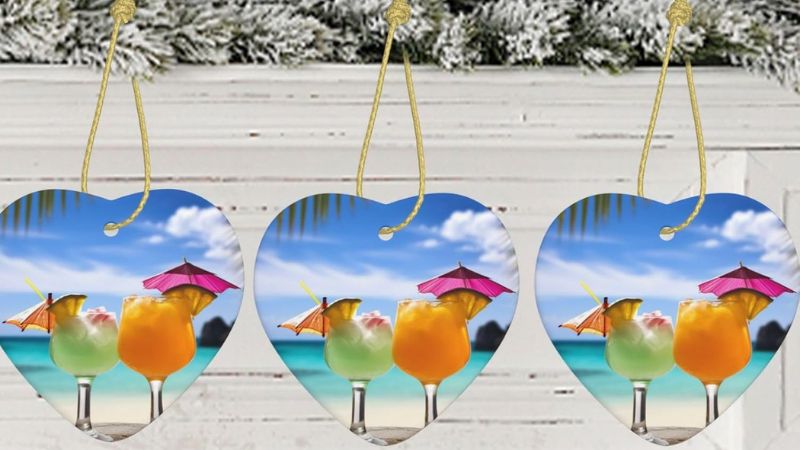 Tropical Tidings Decor